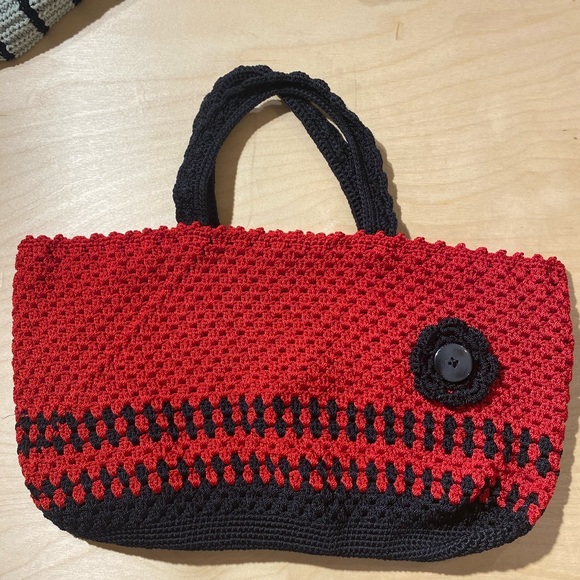 Handcrafted Red and Black Crochet Tote Bag (IY) - Picture 4 of 10